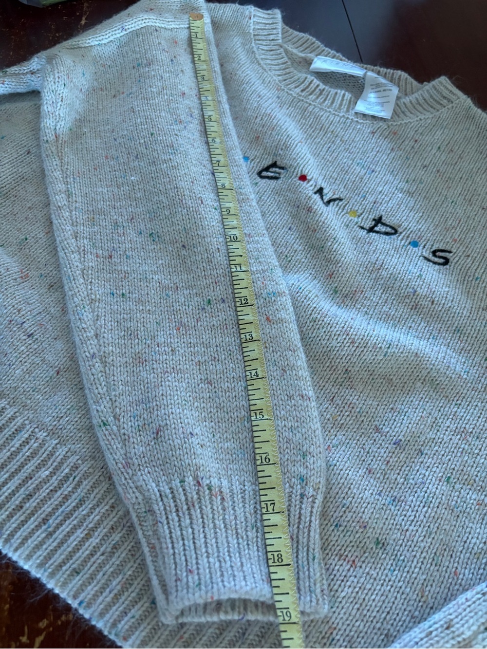 FRIENDS Cream Speckled Logo Crewneck Sweater cropped Fisherman - Picture 7 of 7